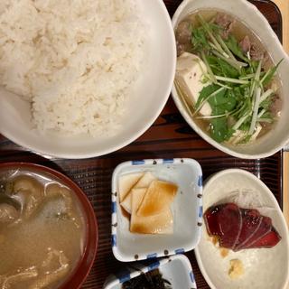 牛すじ煮込定食(イワシ料理 かぶき)