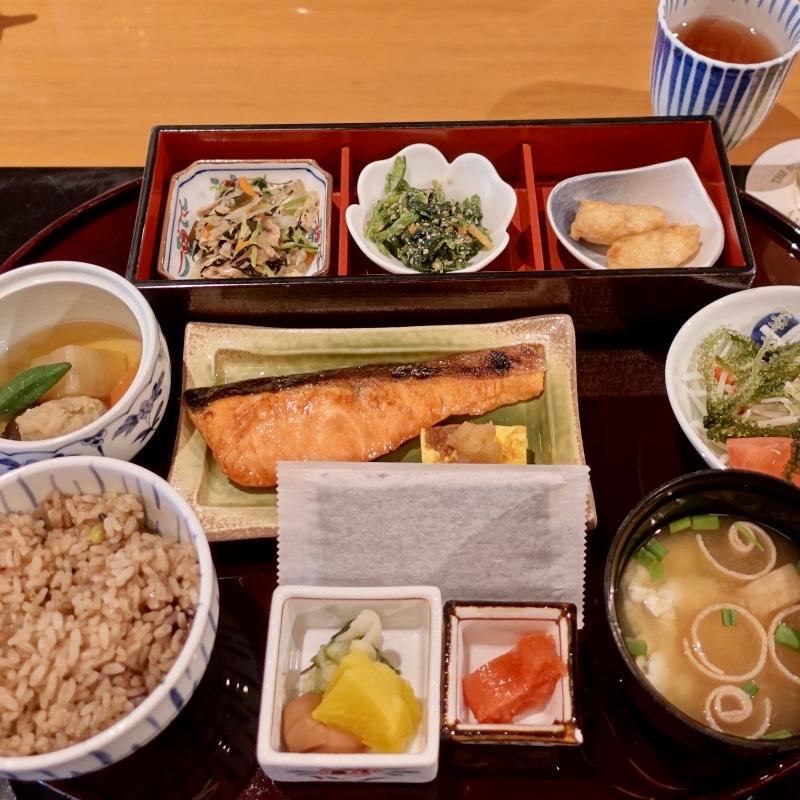 朝食(真南風 ザ・ブセナテラス)