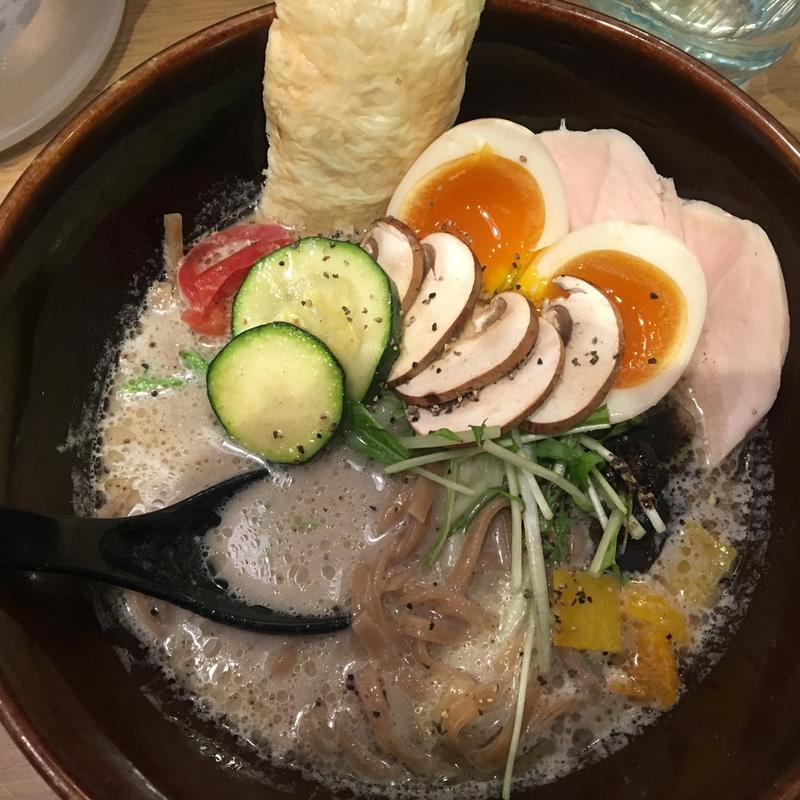 キノコのベジ白湯ソバ(ソラノイロ トンコツ＆キノコ @京橋エドグラン)