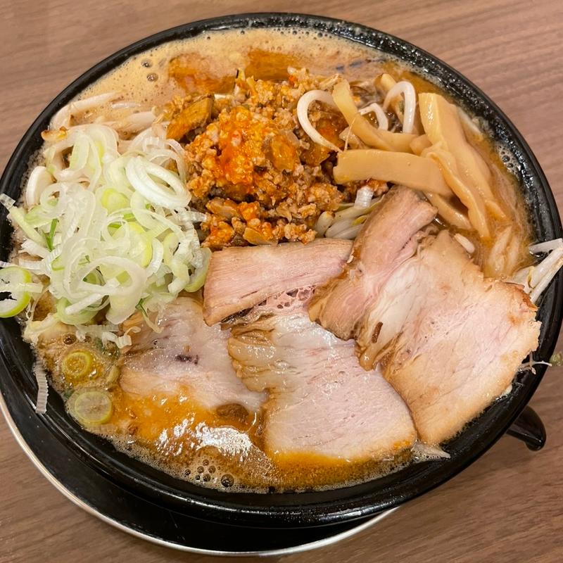 濃厚味噌ラーメン大盛(ラーメン赤シャモジ 桜木店)