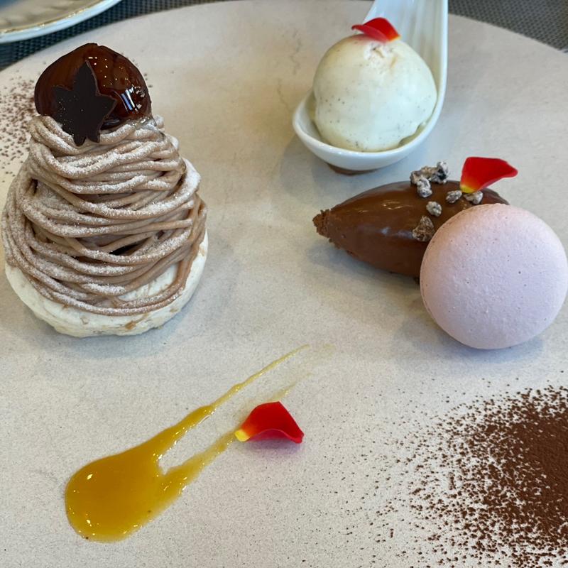 プチガトーセット(ドリンク付き)(サンドグラスカフェ （Sandglass cafe）)