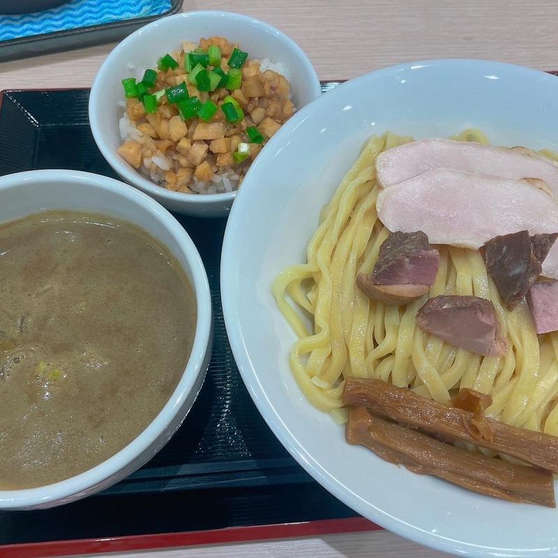 煮干しつけ麺大盛り、ミニ鶏チャーシュー丼(けのひ)