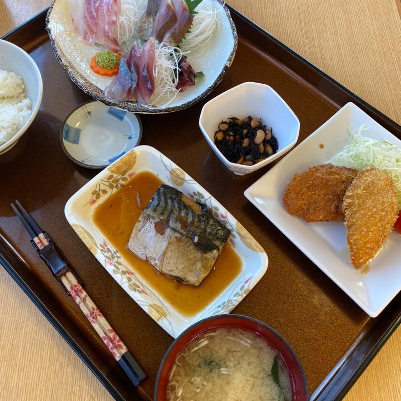 まんぷく定食(おさかな倶楽部)