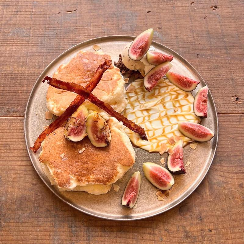 ベーコンメープルチーズ&キャラメルカスタードの無花果パンケーキ(果実店canvas吉祥寺)
