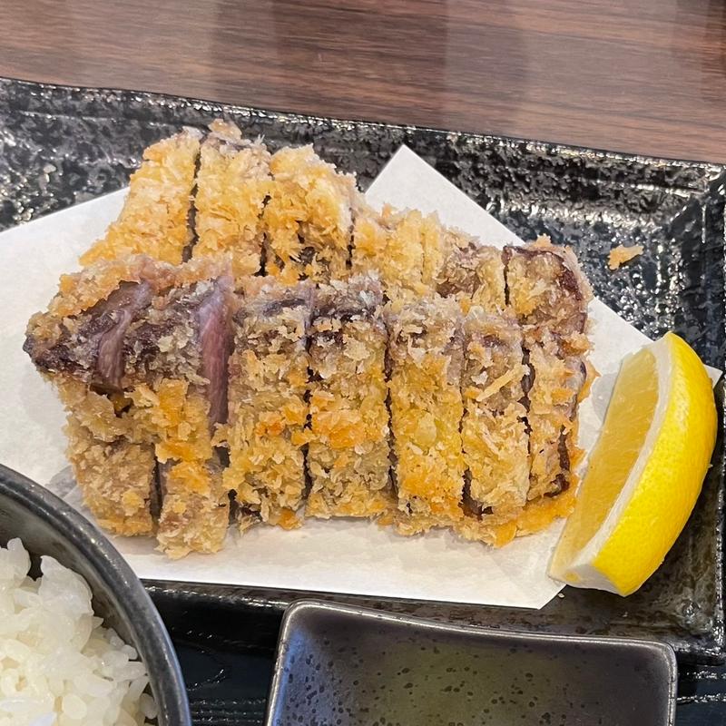 牛かつ定食（日替わり）(ARK by J's curry)