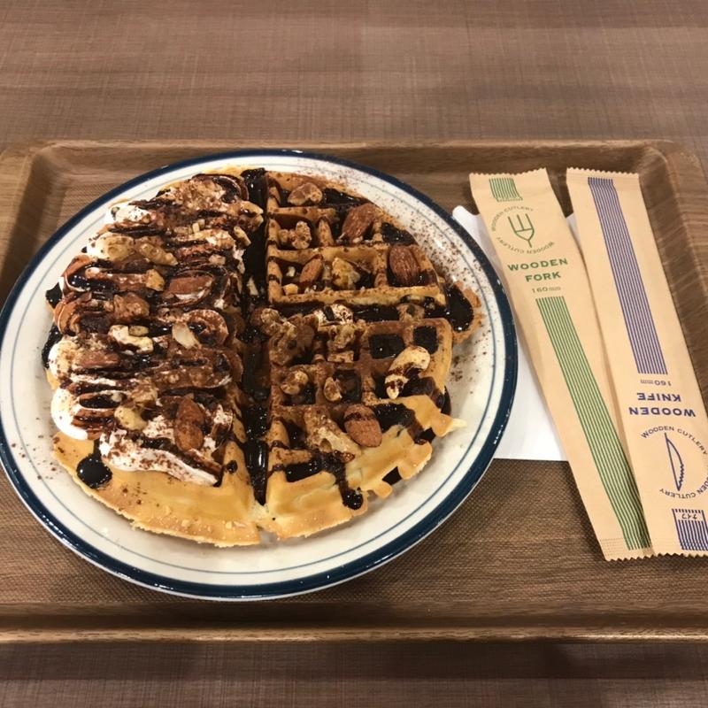 ダークマイルドチョコワッフル　（ナッツいっぱい）(イオンスタイル ライカム)