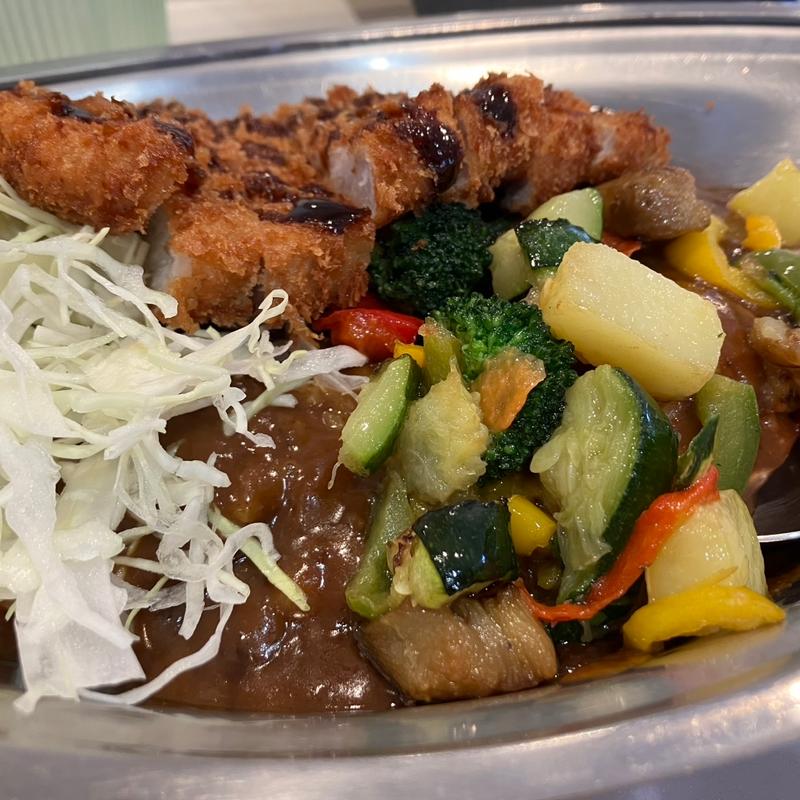 Lカツカレー 素揚げ野菜トッピング(チャンピオンカレー 富山新庄店)