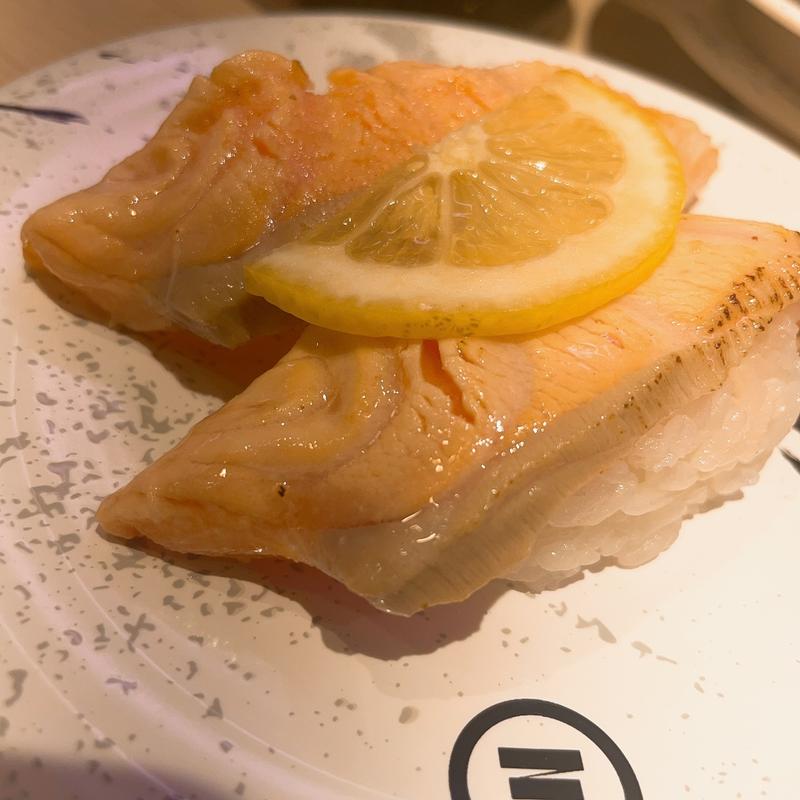 炙り塩レモン生サーモン(回転寿司みさき 高円寺パル商店街)