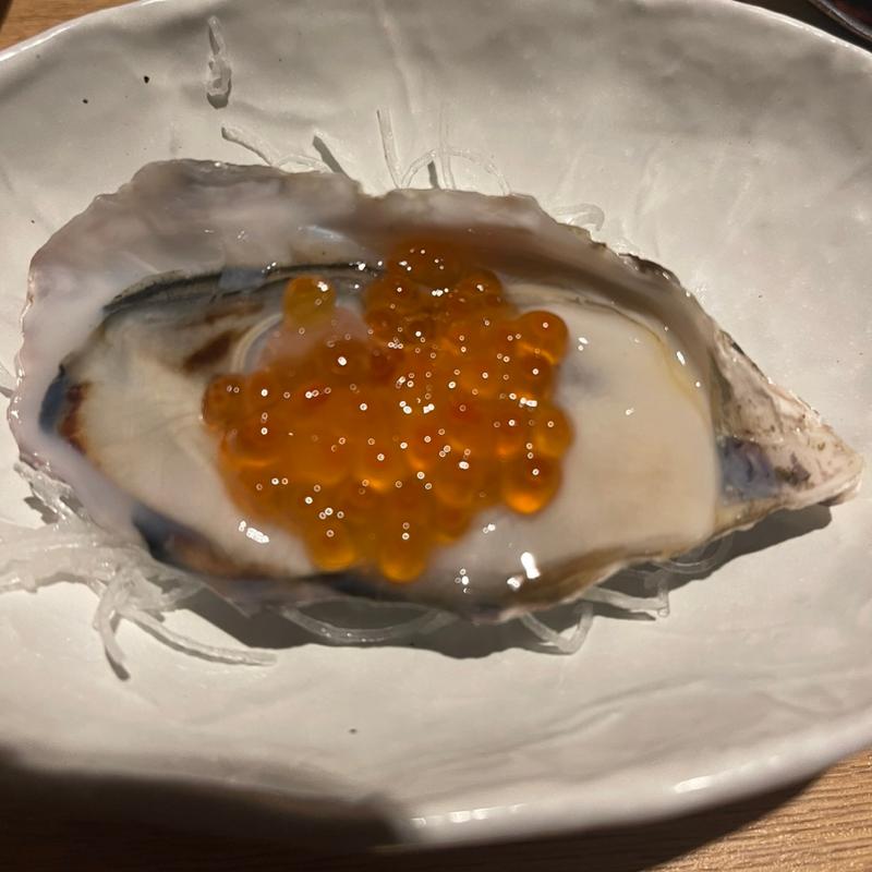 生牡蠣いくらのせ(隠れ家個室ダイニング 一期 豊田店)