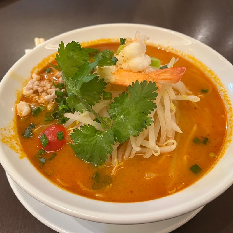 オリジナルトムヤムヌードル(タイのラーメン)