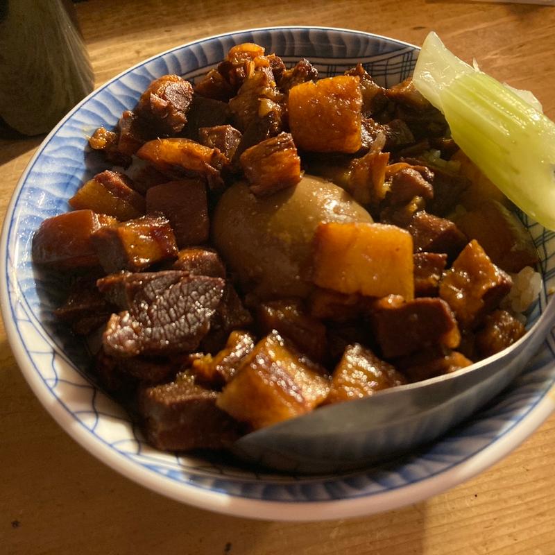 ルーロー飯(焼貝 あぶさん)