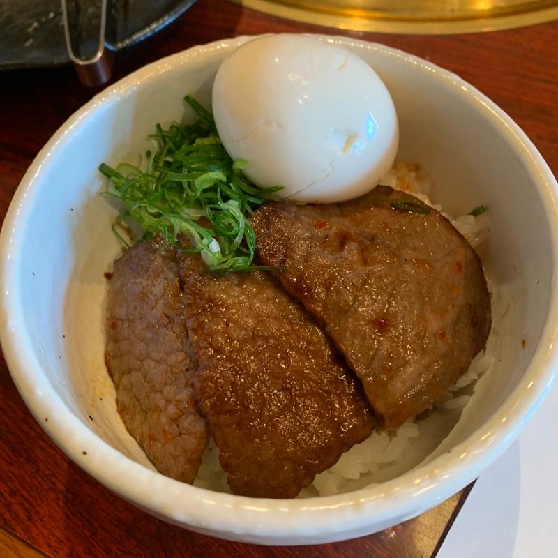 肉飯(にく家 牛地蔵 （ウシジゾウ）)