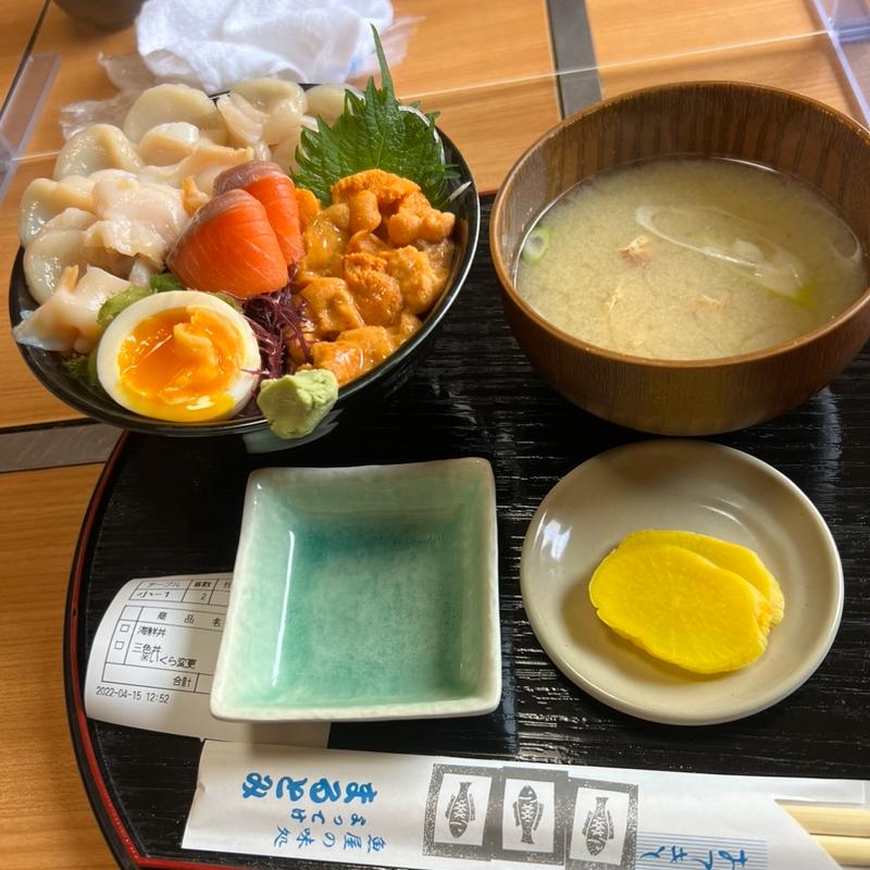 (海鮮食堂 よってけまるとみ(海鮮丼))