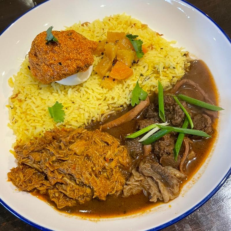 3種あいがけ(イーカ スーク  （EeeK-A-Souk）)