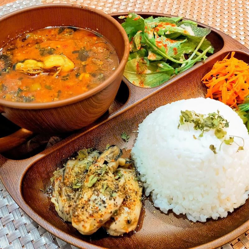 山椒スパイスとオイル漬け牡蠣と麻婆カレー(Utena 358（うてな）)