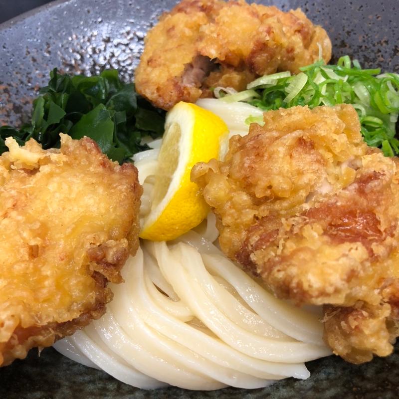 とり天ぶっかけ冷（ぶっかけ冷+鶏天）(極楽うどん　TKU （ティーケーユー）)