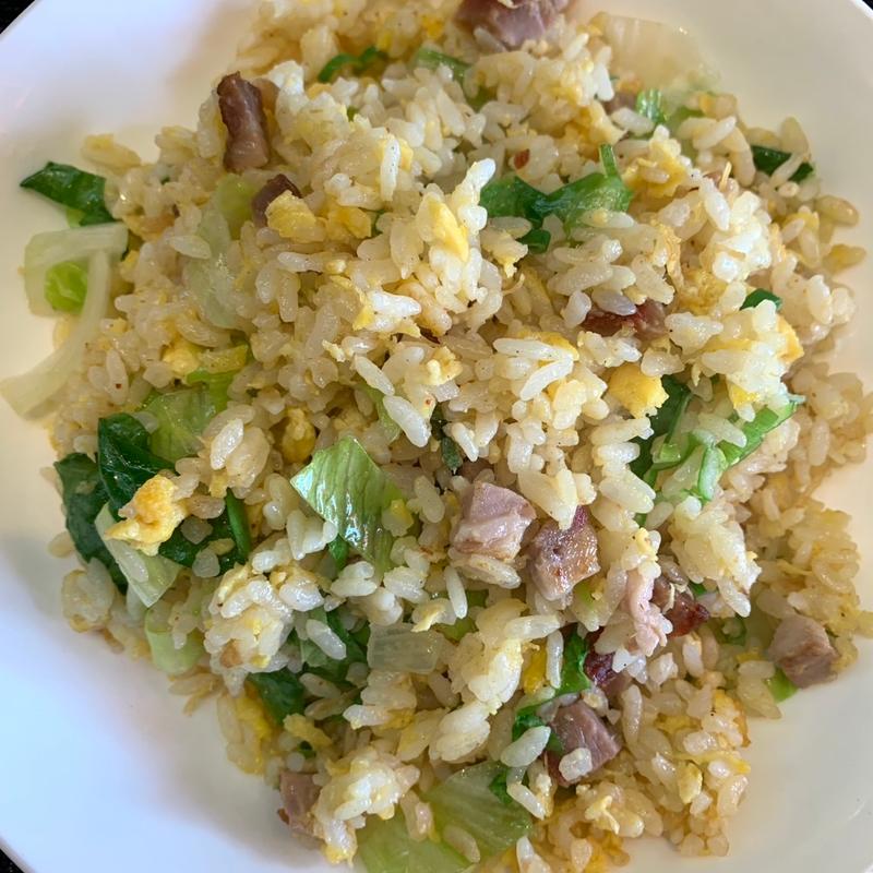 叉焼レタス入りチャーハン　（スープ付）(中国料理 恵莉華 )
