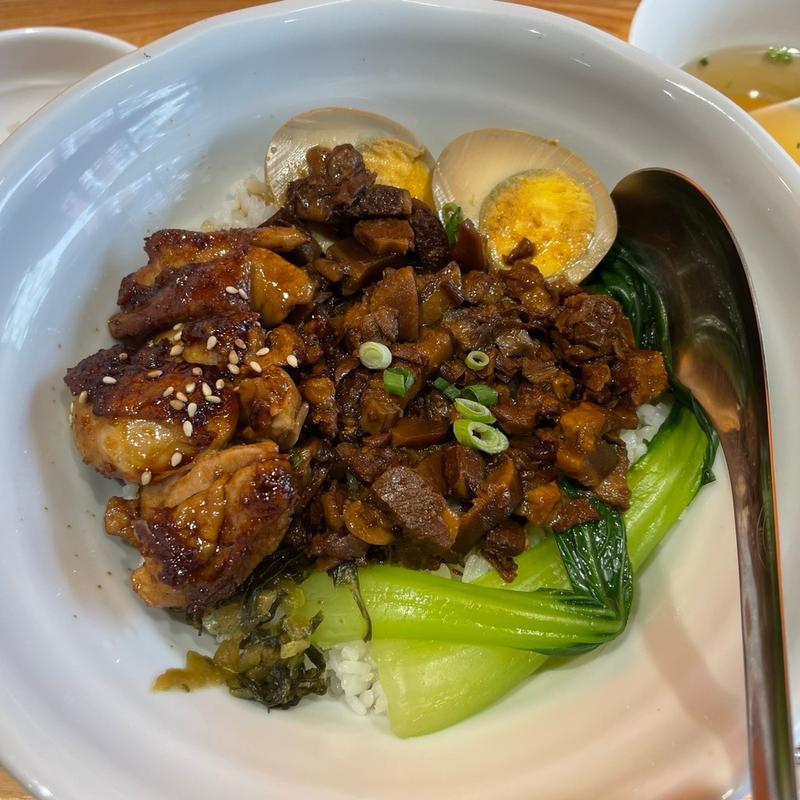 照焼チキンルーロー飯(元気　魯肉飯)