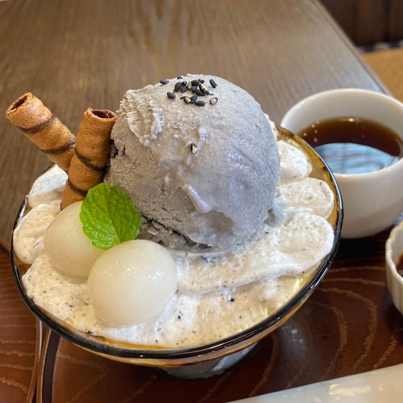 和風黒ごまパフェ(伏見稲荷参道茶屋)