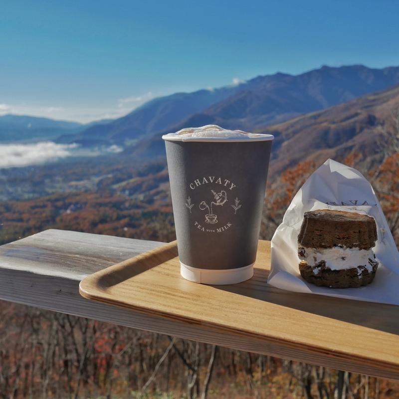 小布施栗とほうじ茶のマロンティーラテとマロンクリームスコーンサンド(CHAVATY HAKUBA)