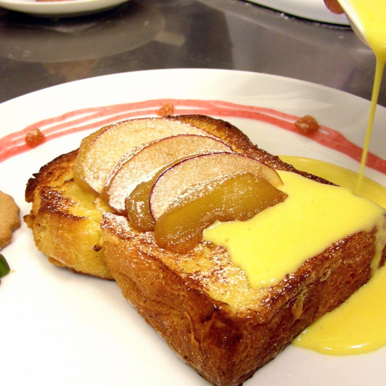 焼きりんごとカスタードソースのフレンチトースト(チャイブレイク)の口コミ一覧 おいしい！が増えるグルメアプリ「SARAH」
