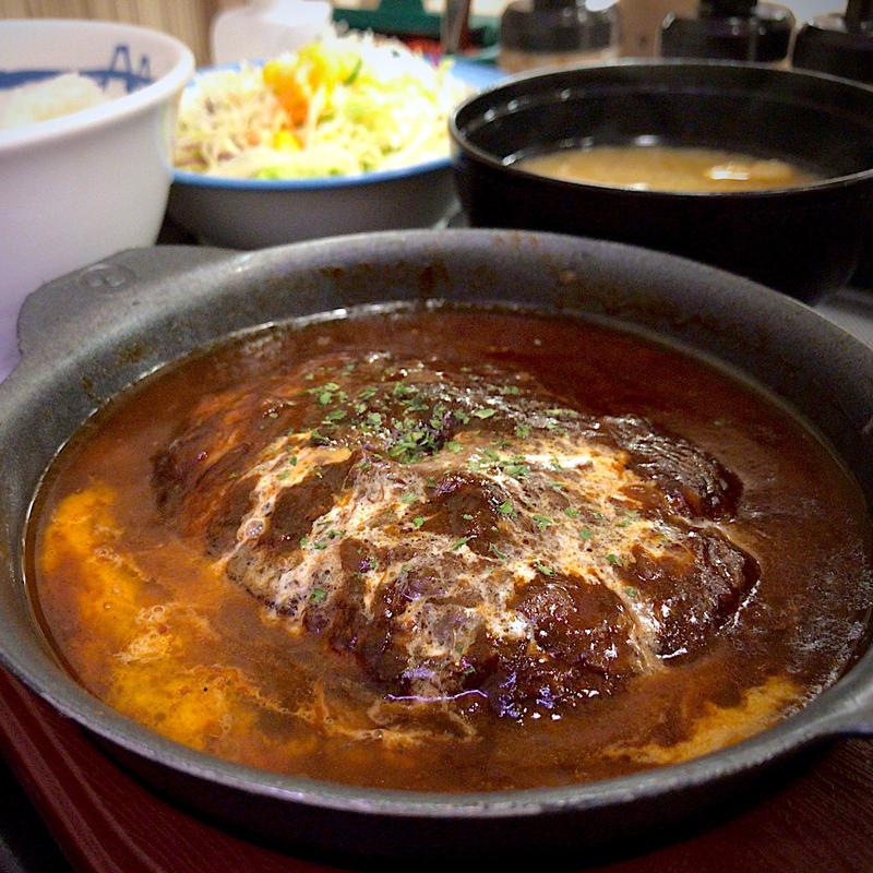 黒毛和牛入り粗挽きハンバーグのビーフシチュー定食(松屋 喜多見店)