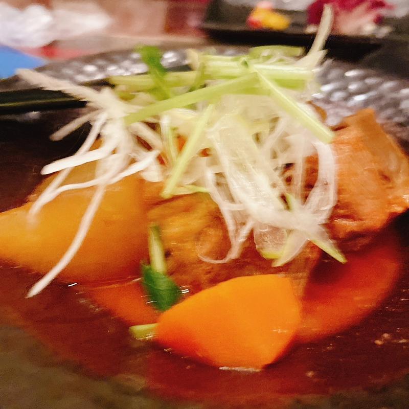 豚肩ロースと根菜のコチュジャン煮(男前料理と五島列島直送の魚　神保町 無花果ichijiku )