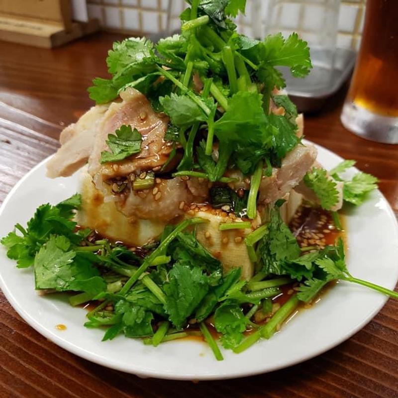 パクチーヨダレやっこ(大衆食堂スタンドそのだ)