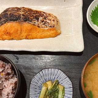 銀鮭の塩焼き定食(手づくり食堂 ぱんぷきん)