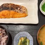 銀鮭の塩焼き定食(手づくり食堂 ぱんぷきん)