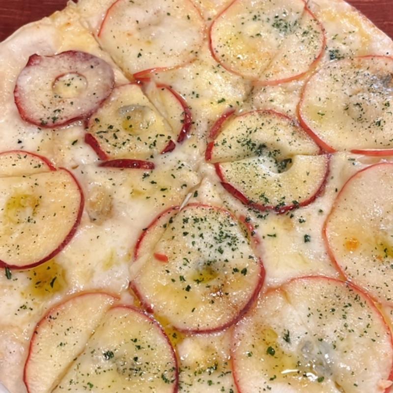 紅玉りんごとブルーチーズ(cafe&bar UMEZO(梅蔵))