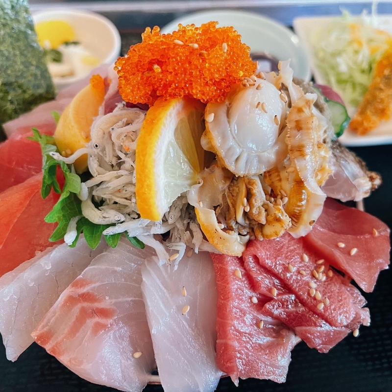 海鮮丼(市場亭 （いちばてい）)