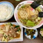 半ラーメン（醤油）野菜炒めセット
