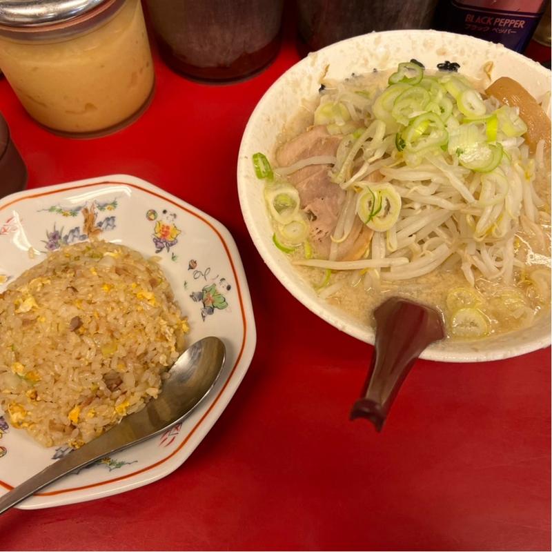 らーめんと半チャーハンセット(らーめん弁慶 浅草本店)