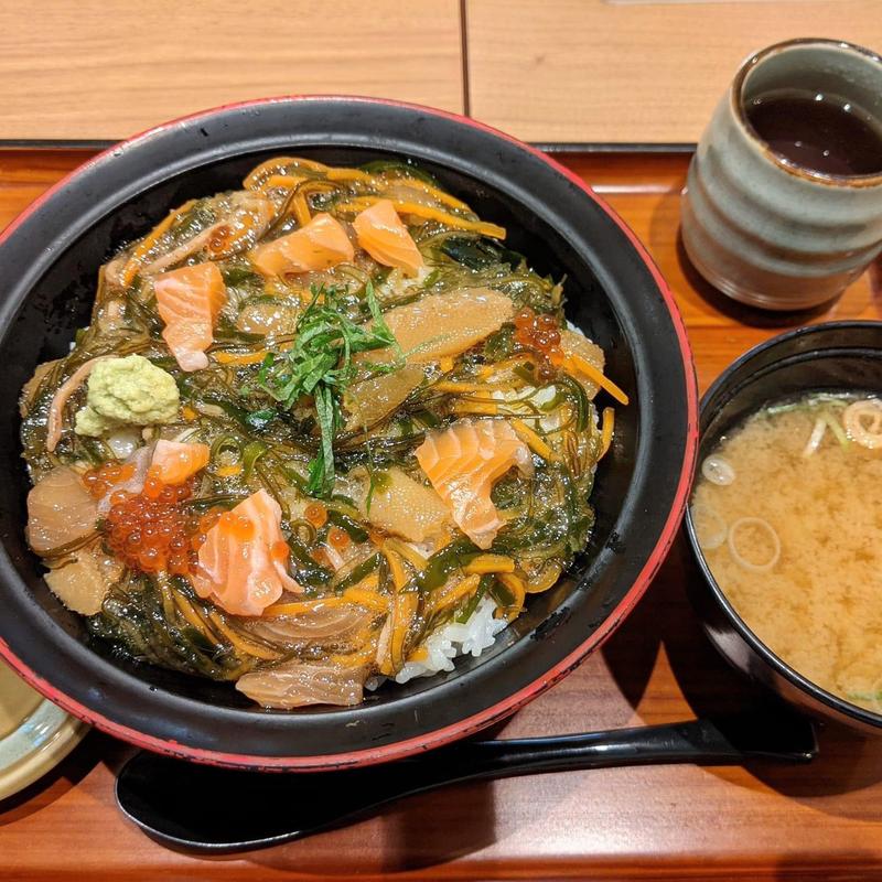 ご馳走様つっこ飯(北海道バル 海 東京駅グランルーフ店)