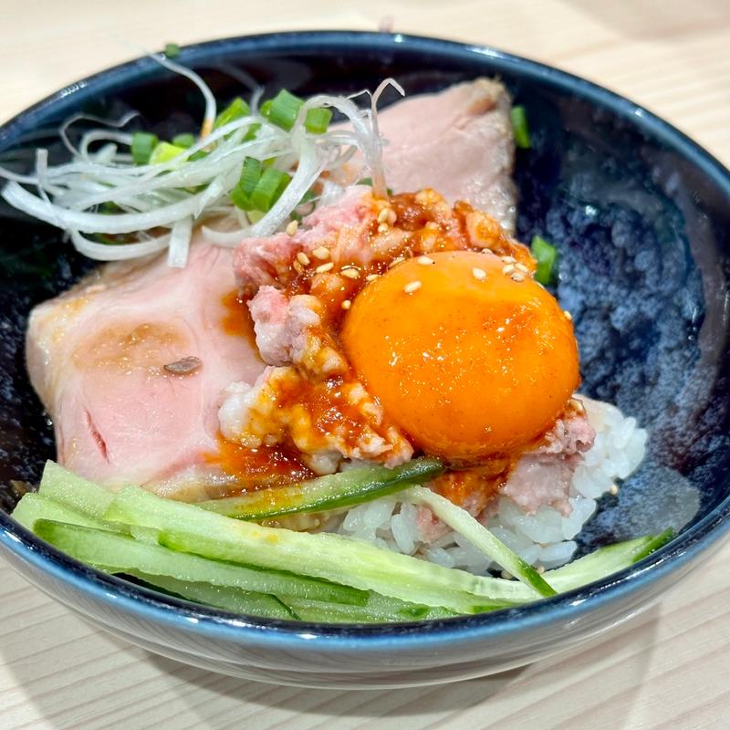 合盛り丼（ローストポーク＆牛ミンチ）(ラーメン専科 竹末食堂)