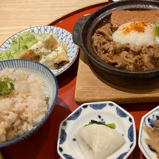 牛すき煮豆腐ランチ(鯛めし食べ放題)(虎連坊 ヒルトンプラザウエスト店)