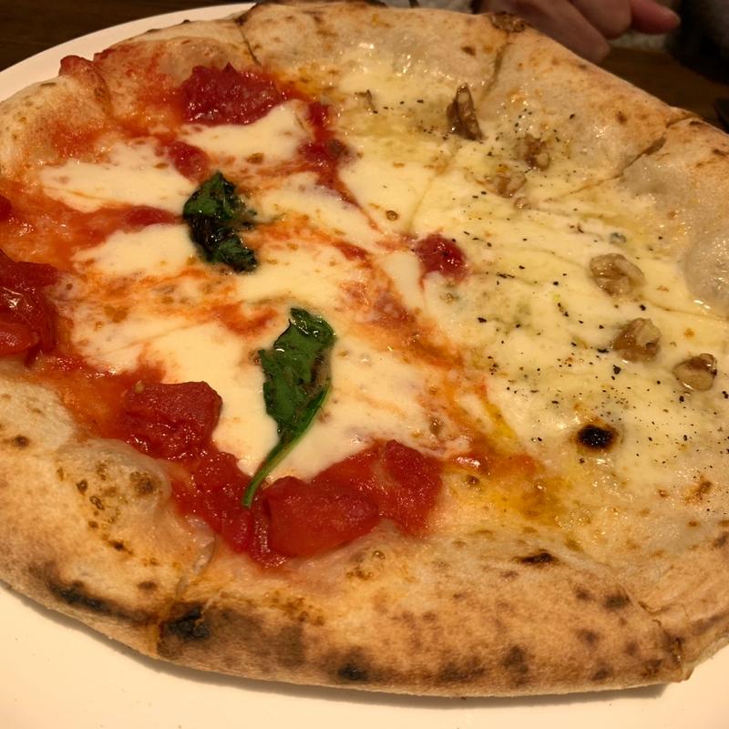 ハーフアンドハーフピザ(トトト)