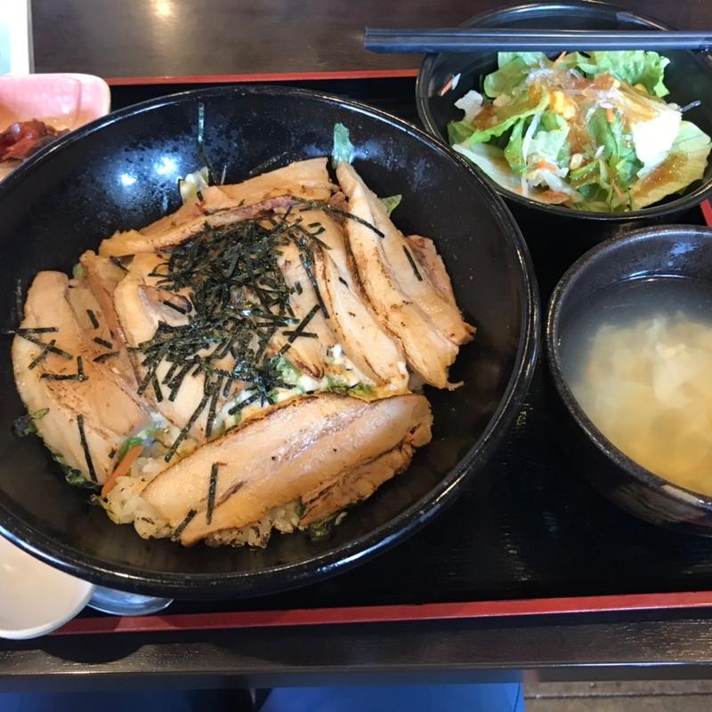 チャーシュー丼　定食(中華　いちとら  )