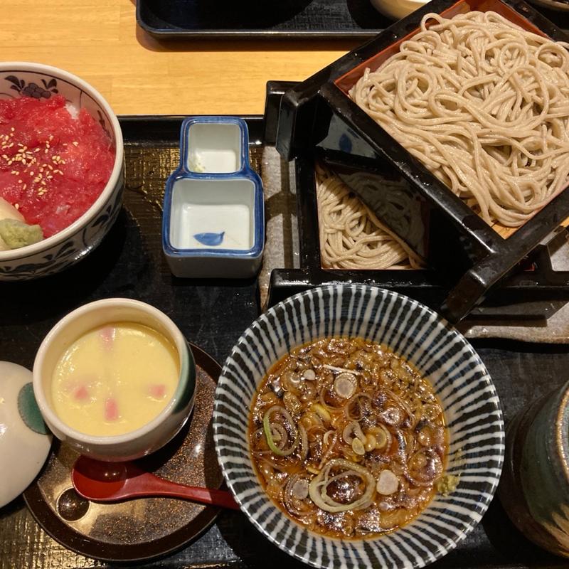 冷やしたぬき蕎麦と中落ち丼(すし生そば銀蔵五反野店)