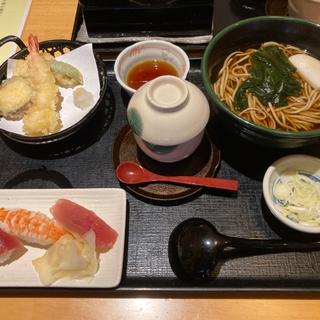 天ぷら蕎麦と握り3巻セット(すし生そば銀蔵五反野店)