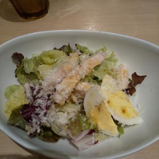 下川六〇酵素卵と鶏ハムのサラダ(麦と卵 川崎アゼリア店)
