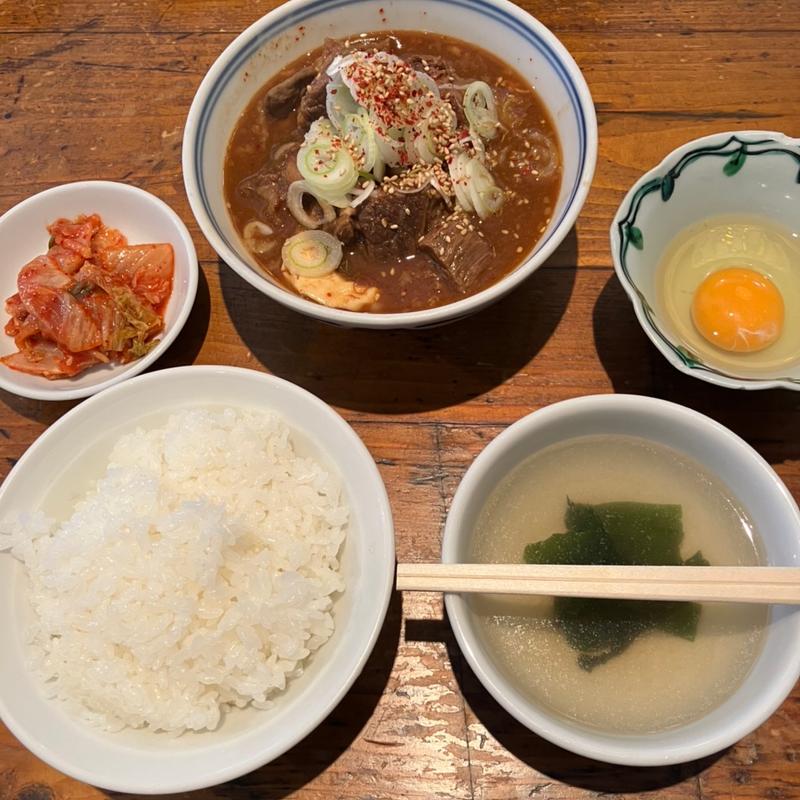 牛切り落としホルモン煮込み定食(焼肉ホルモン アポロン 神田駿河台)