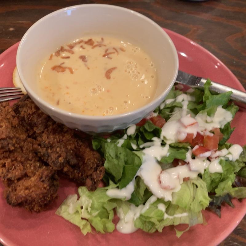 クラムチャウダーと発酵唐揚げのランチセット(WIRED CAFE Dining Lounge Wing高輪店)