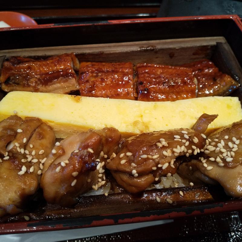 鰻と鶏かば重(瓢六亭　御殿場プレミアムアウトレット店)