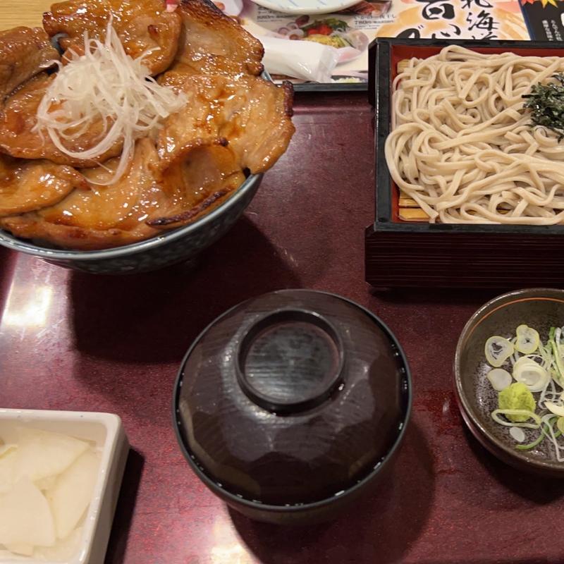 北海道ぶた丼ざるそばセット(とんでん 花畑店)