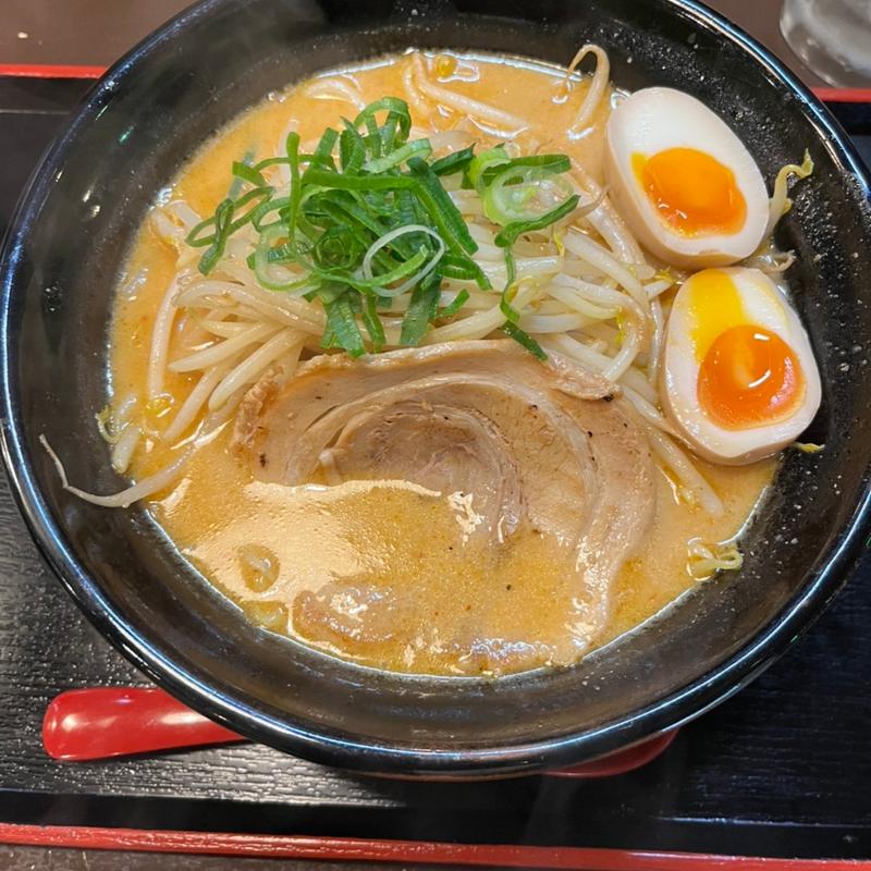 味噌ラーメン(味噌とんこつらーめん まる)