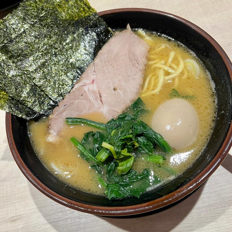 ラーメン　普通(横浜ラーメン 新横家)