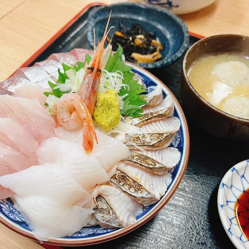 氷見浜丼　やわやわ盛(ご飯大盛り)(魚市場食堂)