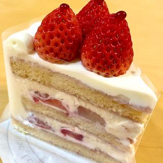 苺のショートケーキ　ブラン(フレンチ パウンド ハウス 大和郷本店 （FRENCH POUND HOUSE）)